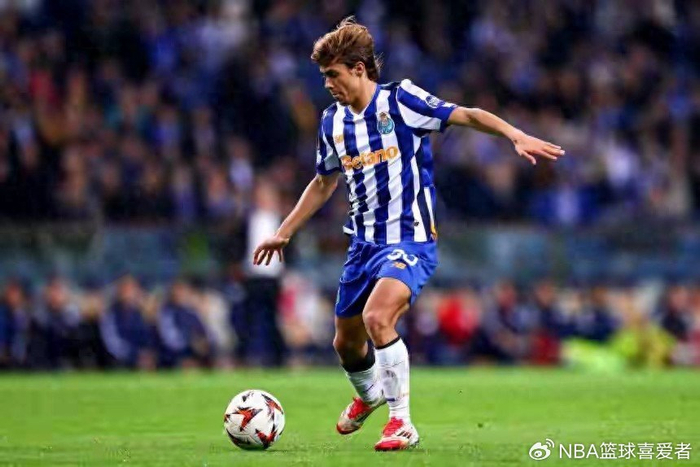 1xBET官网入口-​7000万！皇马盯上葡萄牙新核，但安切洛蒂真的需要他吗？|转会|罗德里戈·埃尔南德斯·卡斯坎特|圣地亚哥-伯纳乌足球场|维蒂尼亚-费雷拉|罗德里戈-莫拉_新浪体育_新浪新闻